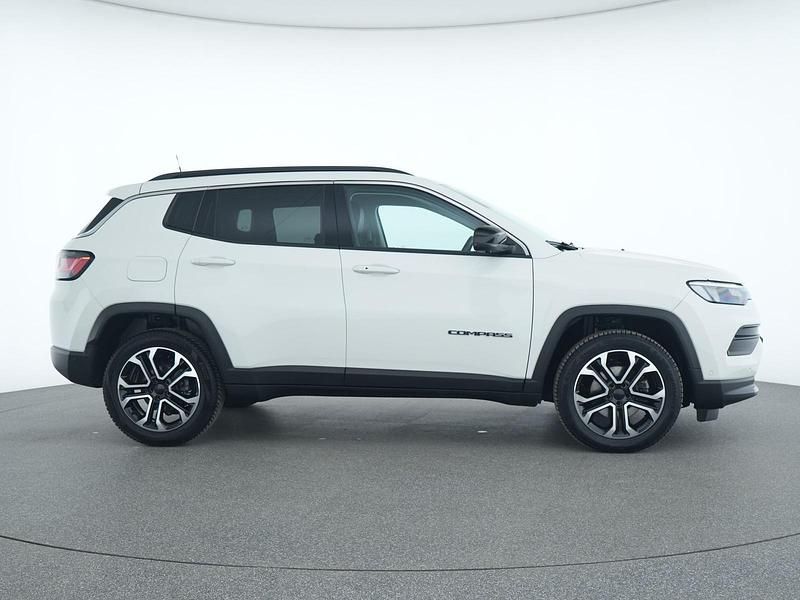 Gebraucht Jeep Compass Limited 131 PS (96 kW) 2024 Alpine white SUV