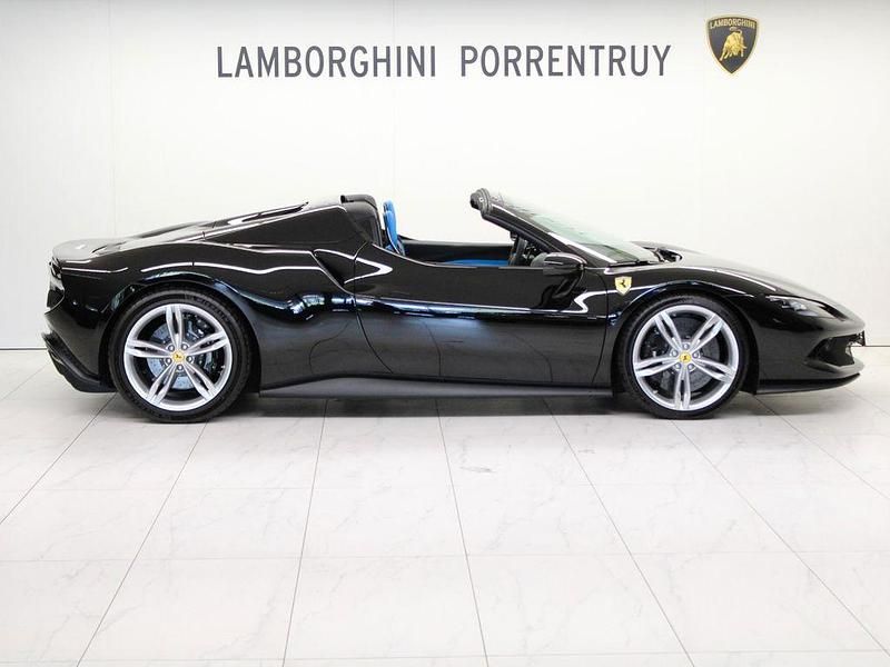 Gebraucht Ferrari 296 829 PS (609 kW) 2023 Schwarz Cabrio