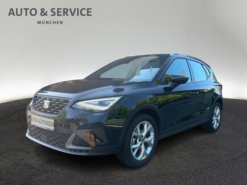 Mitternachtsschwarz Gebraucht 2024 Seat Arona FR SUV | 22.860 € (Fairer Preis) - Bild 1/3