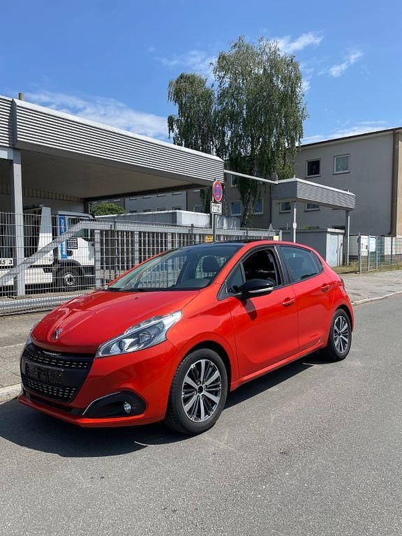 Orange Gebraucht 2017 Peugeot 208 Active Kleinwagen | 8.600 € (Fairer Preis) - Bild 1/4