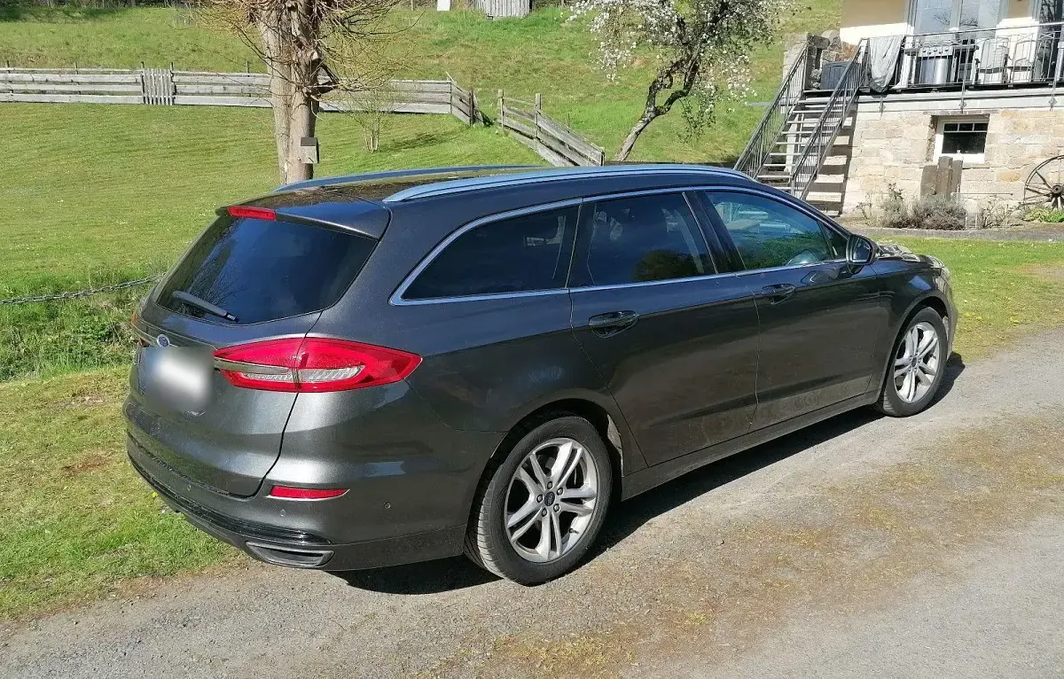 Używany Ford Mondeo Titanium 190 KM (139 kW) 2019 Szary Kombi