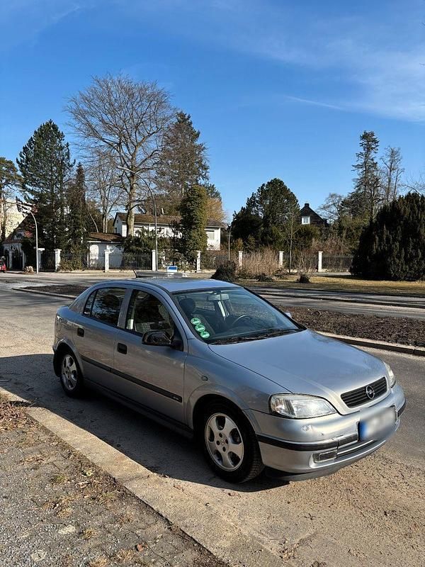 Gebraucht Opel Astra 101 PS (74 kW) 2000 Silber Kombi