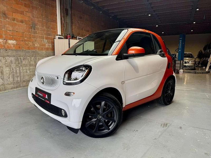 Orange Gebraucht 2017 Smart ForTwo Coupé Basis Kleinwagen | 8.890 € (Fairer Preis) - Bild 1/4