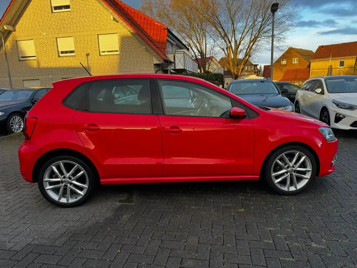 Gebraucht VW Polo Highline 110 PS (80 kW) 2015 Rot Kleinwagen