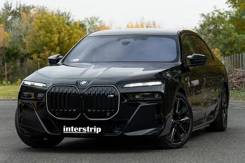 Schwarz Gebraucht 2025 BMW M760e Sport Line Limousine | 129.990 € - Bild 1/4