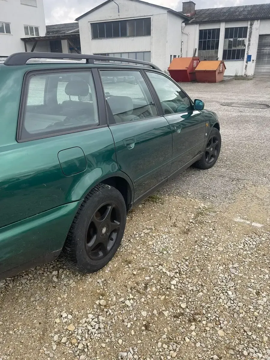Gebraucht Audi A4 110 PS (80 kW) 1997 Grün Kombi