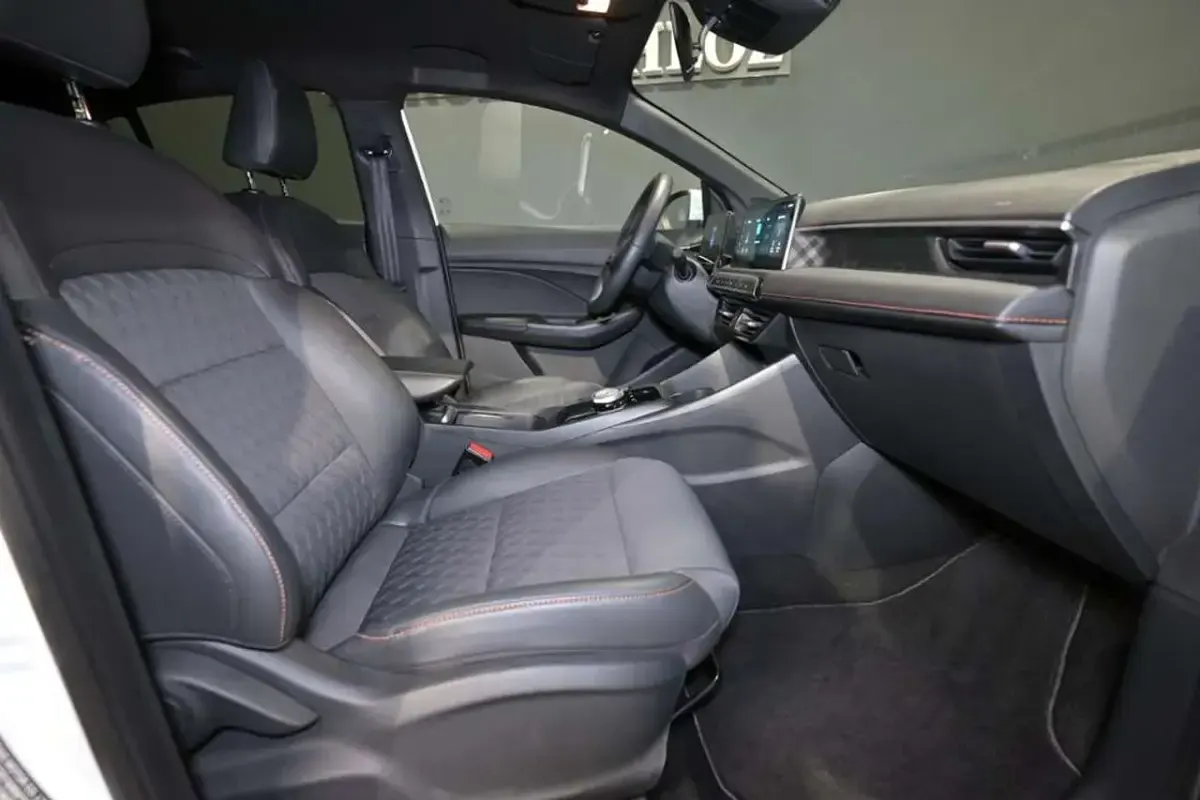 Gebraucht MG MG3 Luxury 194 PS (142 kW) 2024 Weiss Kleinwagen