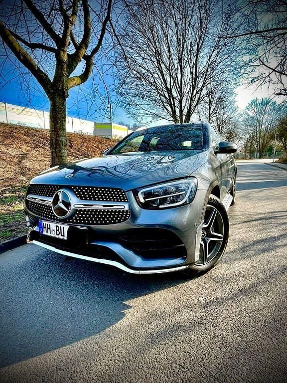 Grau Gebraucht 2020 Mercedes GLC200 AMG SUV | 36.900 € (Superpreis) - Bild 1/4