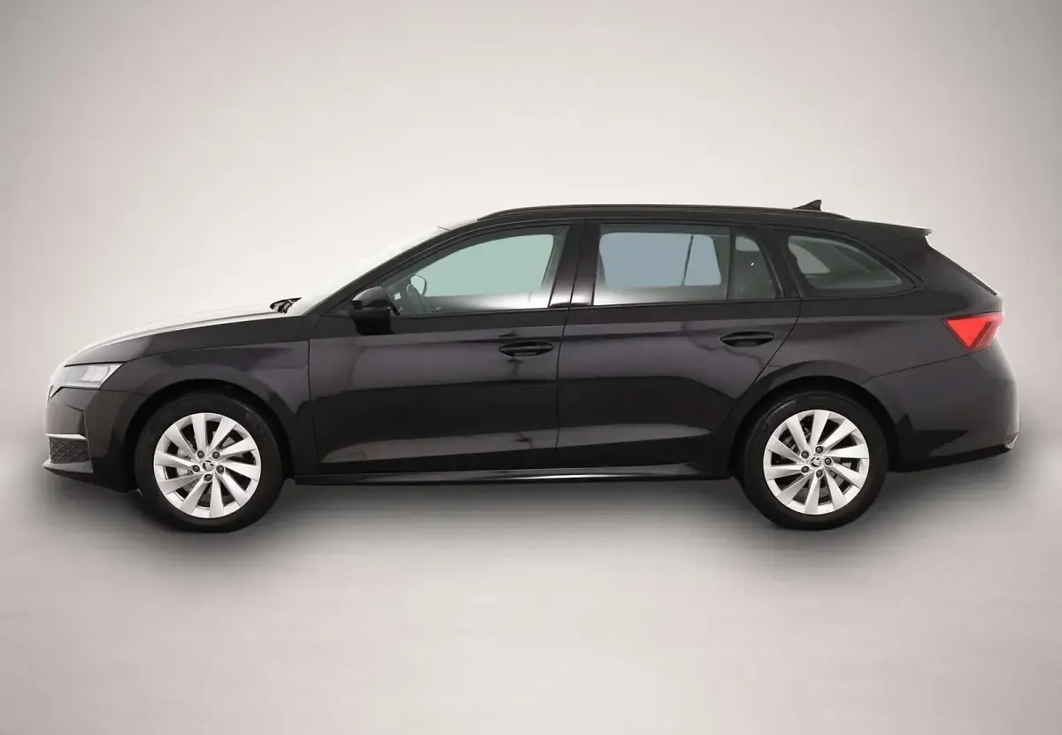 Gebraucht Skoda Octavia Selection 150 PS (110 kW) 2024 Manufacturer Kombi