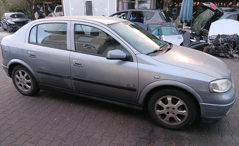 Gebraucht Opel Astra 84 PS (61 kW) 2003 Grau Limousine