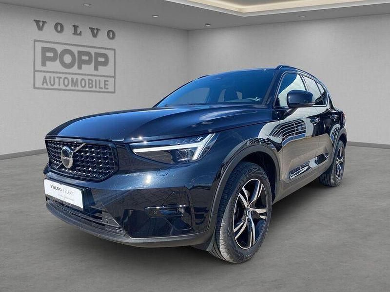 Onyx black / metallic Gebraucht 2024 Volvo XC40 Plus SUV | 34.650 € (Guter Preis) - Bild 1/3