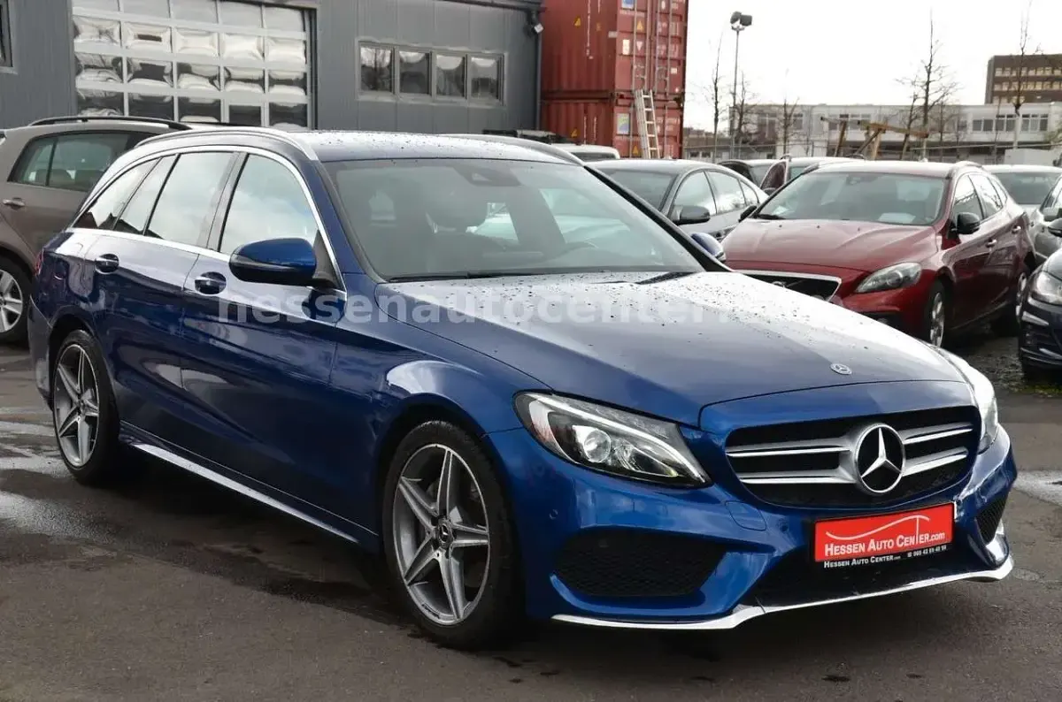 Gebraucht Mercedes C200 AMG line 136 PS (100 kW) 2018 Blau Kombi