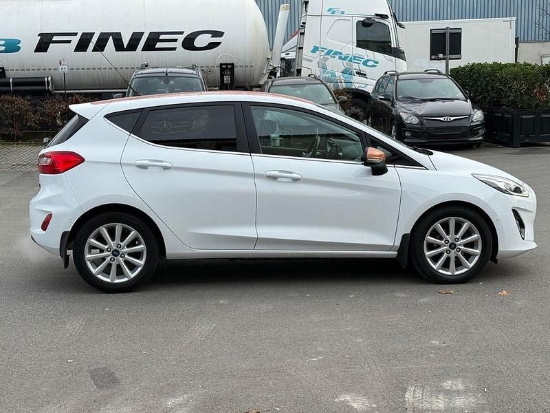 Gebraucht Ford Fiesta Titanium 101 PS (74 kW) 2017 Weiß Limousine