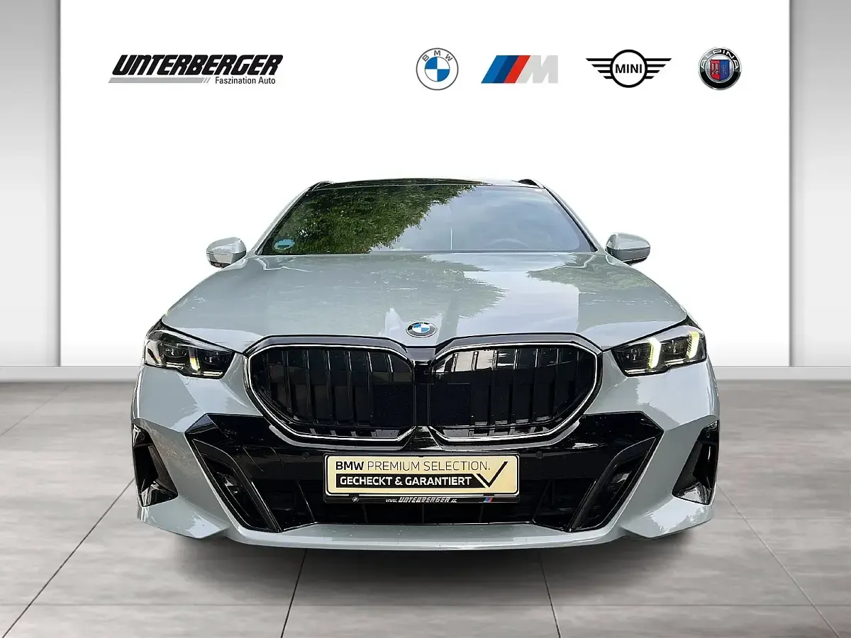 Gebraucht BMW 540 M Sport 286 PS (210 kW) 2025 Grau Kombi