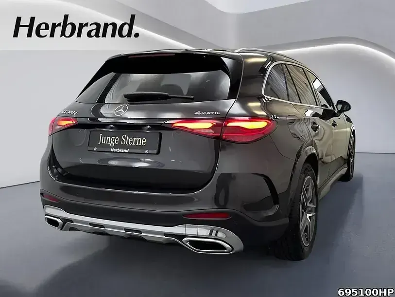 Gebraucht Mercedes GLC300 AMG 269 PS (197 kW) 2025 Grau SUV