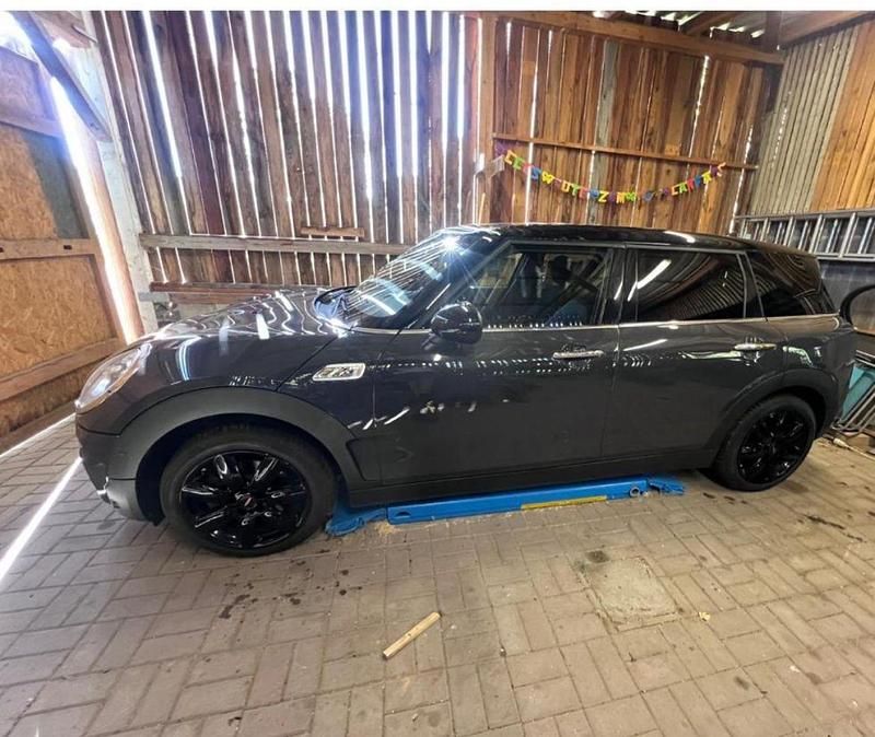 Grau Gebraucht 2017 Mini Cooper S Clubman Kombi | 19.900 € (Teuer) - Bild 1/4