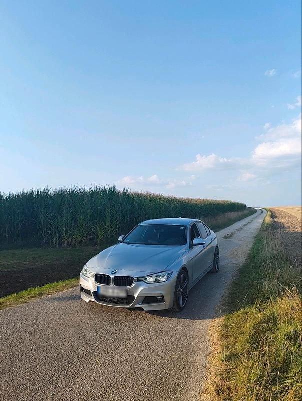 Gebraucht BMW 320 163 PS (119 kW) 2018 Silber Limousine