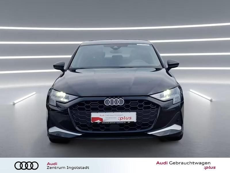 Second-hand Audi A3 Advanced Plus 150 CP (110 kW) 2025 Negru Berlinǎ