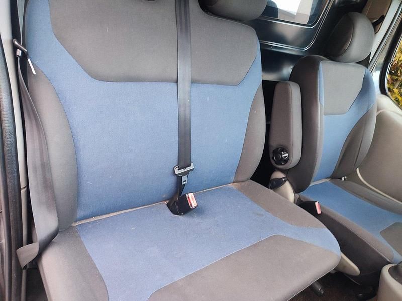 Gebraucht Renault Trafic 115 PS (84 kW) 2013 Schwarz Van / Kleinbus