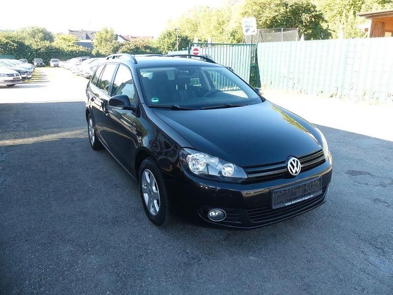 Gebraucht VW Golf VI Match 105 PS (77 kW) 2013 Schwarz Kleinwagen