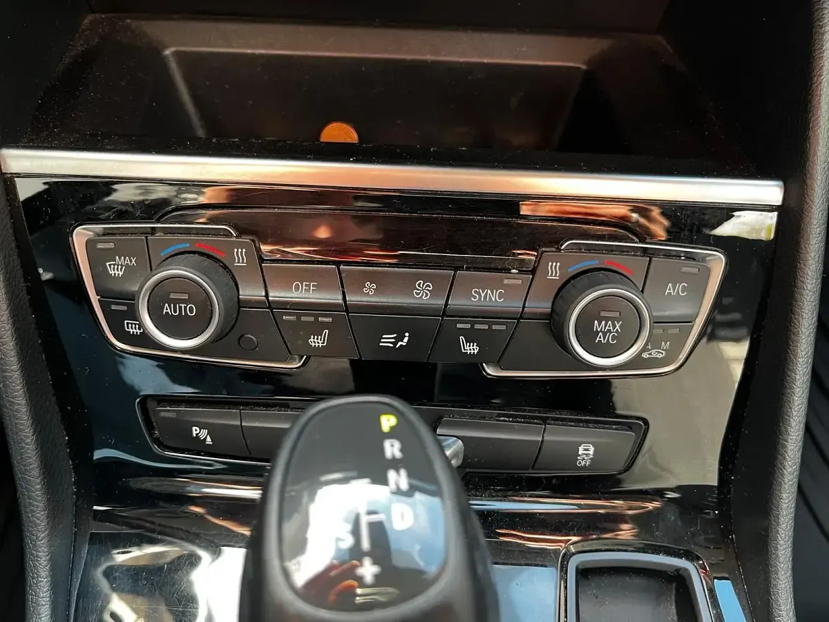 Gebraucht BMW 218 150 PS (110 kW) 2016 Grau Kombi