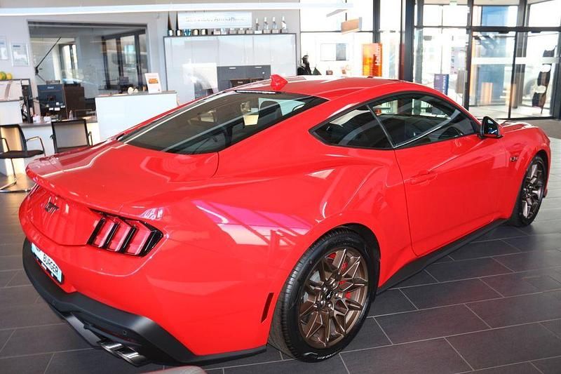 Neu Ford Mustang GT Fastback 446 PS (328 kW) 2026 Rot Coupé
