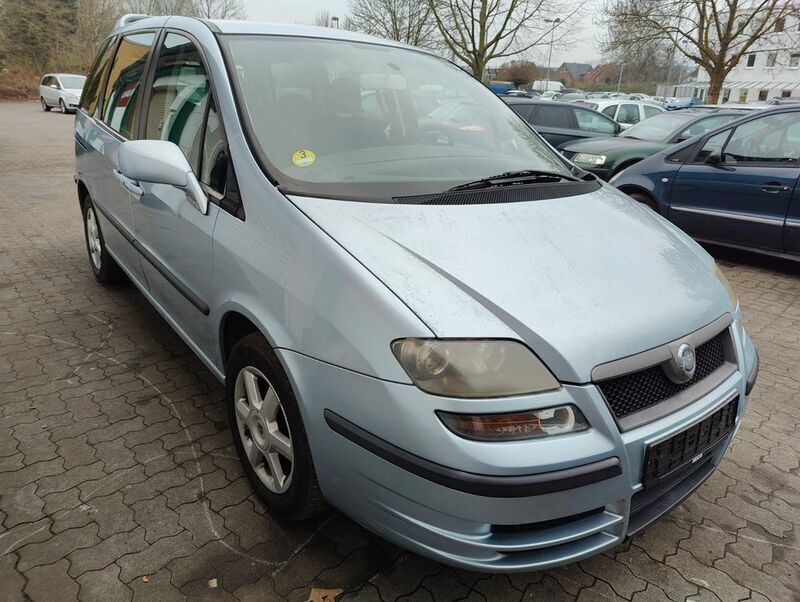 Blau Gebraucht 2005 Fiat Ulysse Van / Kleinbus | 2.990 € (Teuer) - Bild 1/4