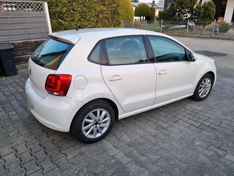 Gebraucht VW Polo 60 PS (44 kW) 2010 Weiß Kleinwagen