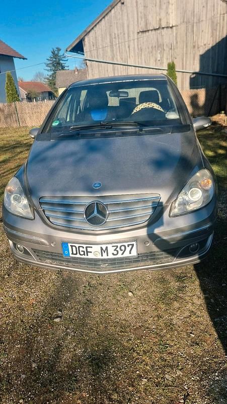 Gebraucht Mercedes B200 131 PS (96 kW) 2006 Grau Van / Kleinbus