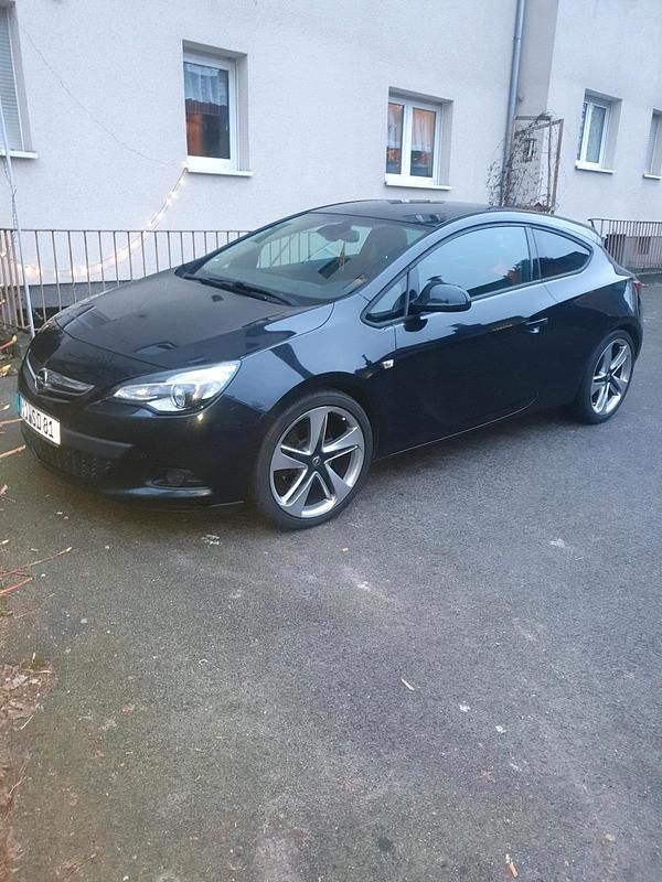 Schwarz Gebraucht 2012 Opel Astra GTC Coupé | 4.200 € (Fairer Preis) - Bild 1/4