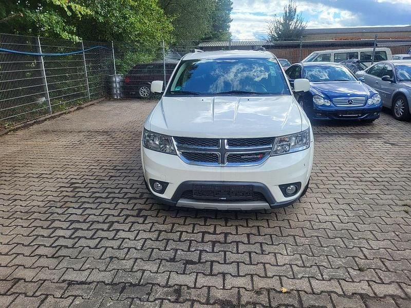 Weiß Gebraucht 2014 Dodge Journey SXT SUV | 5.899 € - Bild 1/4