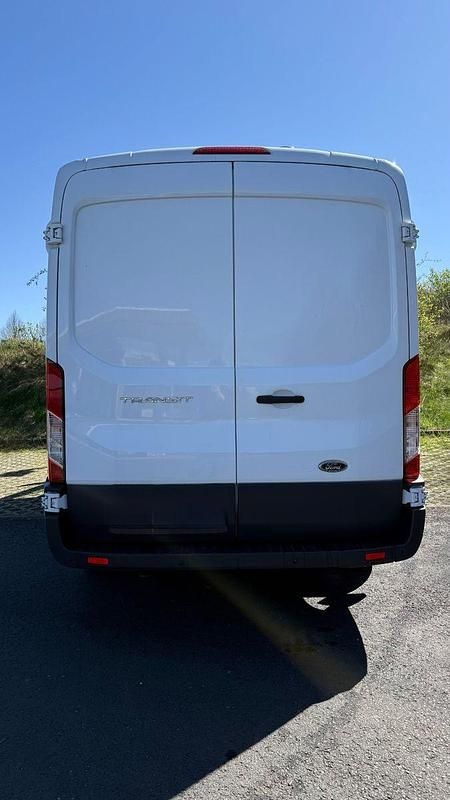 Second-hand Ford Transit 105 CP (77 kW) 2018 Alb Monovolum