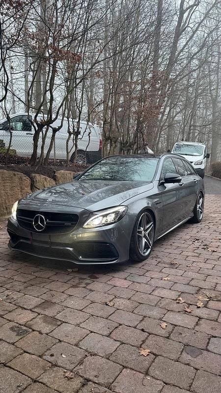 Grau Gebraucht 2017 Mercedes C63 AMG AMG Kombi | 36.000 € (Superpreis) - Bild 1/4