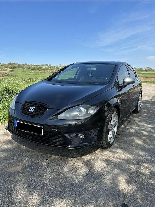Second-hand Seat Leon FR 170 CP (125 kW) 2011 Negru Hatchback