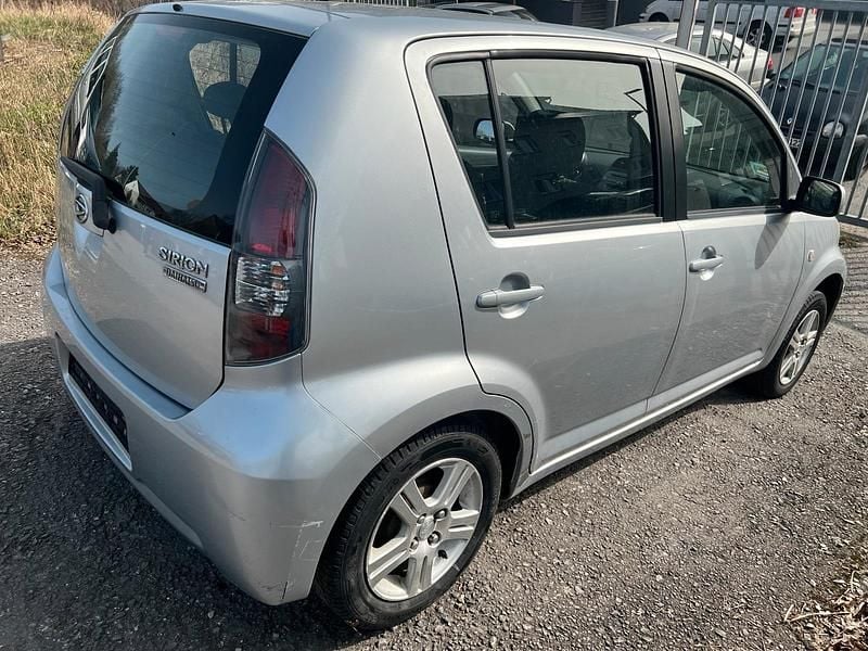 Gebraucht Daihatsu Sirion 91 PS (66 kW) 2008 Silber Kleinwagen
