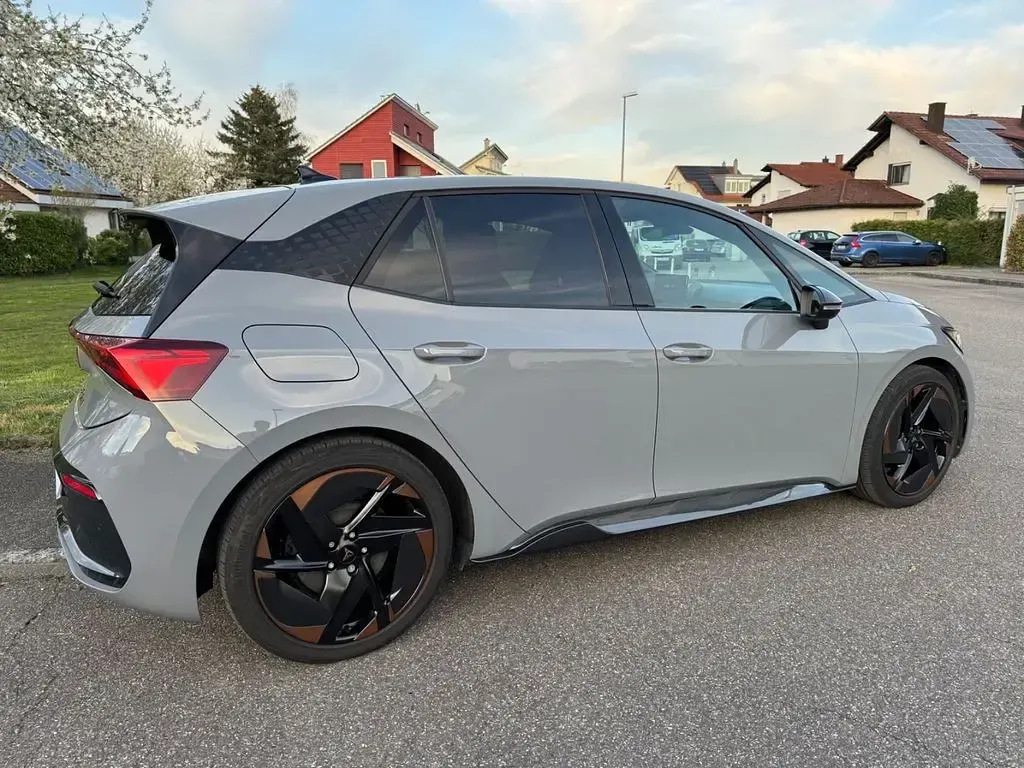 Używany Cupra Born 150 kW (204 KM) 2022 Szary Hatchback