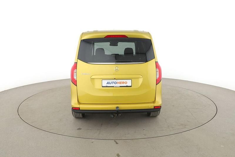 Gebraucht Mercedes T180 Progressive 2024 Gelb Van / Kleinbus