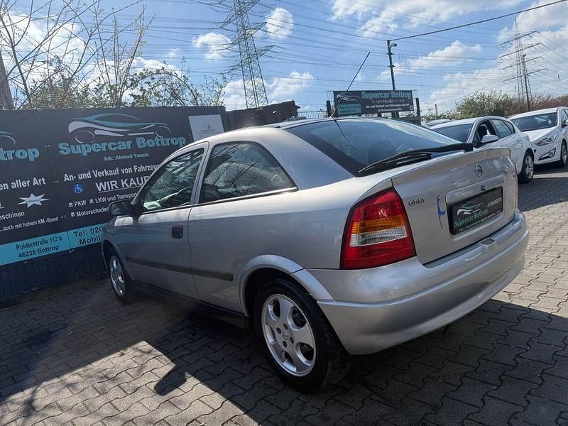 Gebraucht Opel Astra Elegance 75 PS (55 kW) 1999 Silber Coupé