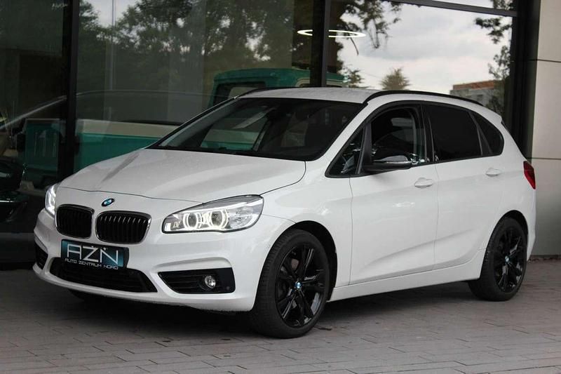 Alpinweiss iii Gebraucht 2015 BMW 218 Sport Line Van / Kleinbus | 14.995 € (Fairer Preis) - Bild 1/4