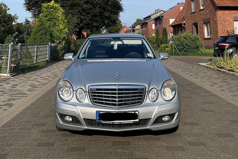 Silber Gebraucht 2008 Mercedes E280 Limousine | 5.750 € (Guter Preis) - Bild 1/4