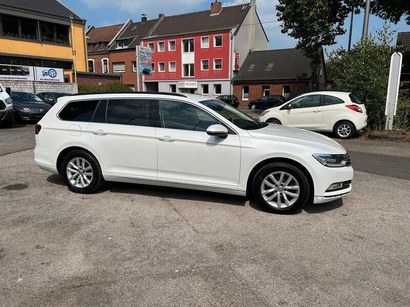 Weiß Gebraucht 2018 VW Passat Trendline Kombi | 9.499 € (Guter Preis) - Bild 1/4