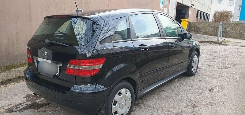 Gebraucht Mercedes B170 116 PS (85 kW) 2008 Schwarz Van / Kleinbus
