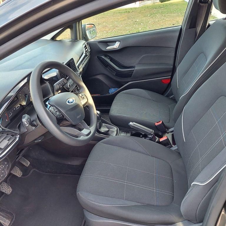 Gebraucht Ford Fiesta Cool & Connect 71 PS (52 kW) 2018 Grau Kleinwagen