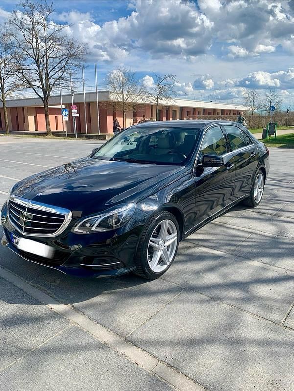 Gebraucht Mercedes E400 333 PS (244 kW) 2014 Schwarz Limousine