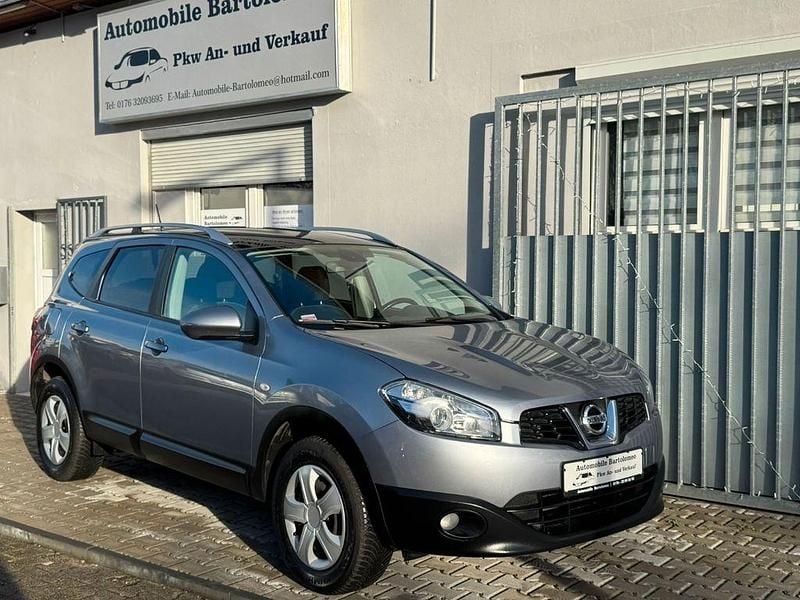 Grau Gebraucht 2011 Nissan Qashqai +2 I-Way SUV | 8.549 € (Fairer Preis) - Bild 1/4