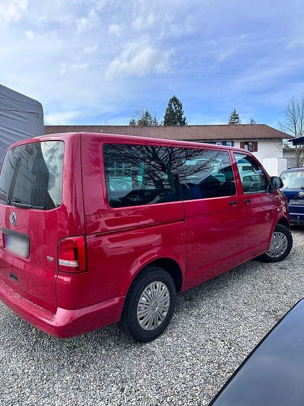 Usado VW Multivan 2014 Rojo Monovolumen