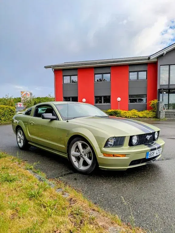 Gebraucht Ford Mustang GT 305 PS (224 kW) 2005 Grün