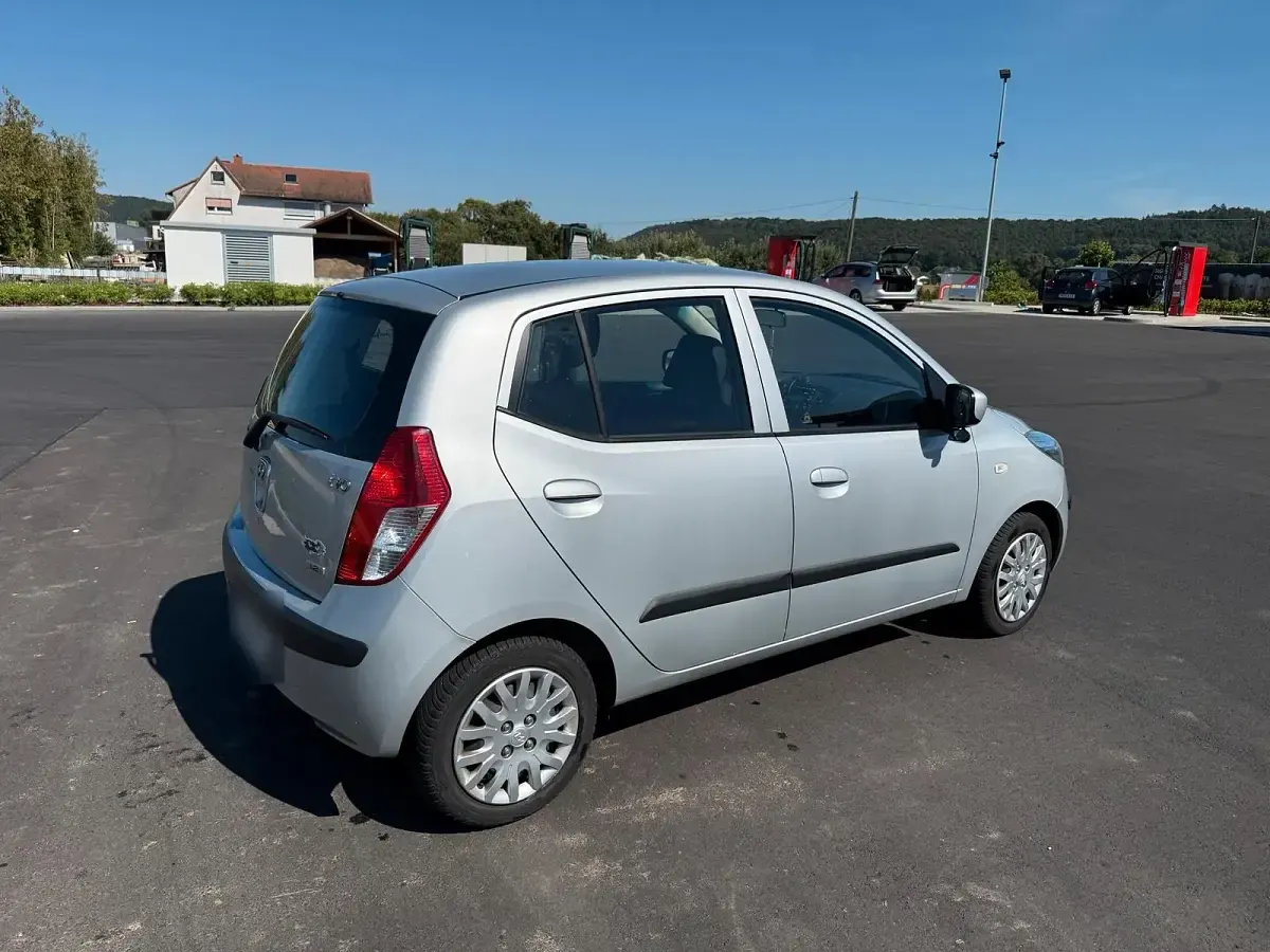 Gebraucht Hyundai i10 Classic 77 PS (56 kW) 2010 Grau Kleinwagen