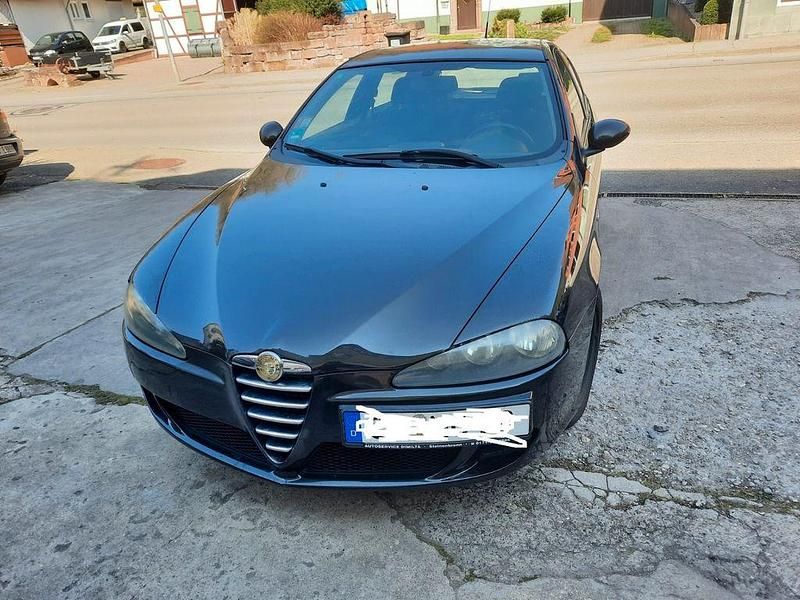 Gebraucht Alfa Romeo 147 Distinctive 116 PS (85 kW) 2005 Schwarz Kleinwagen