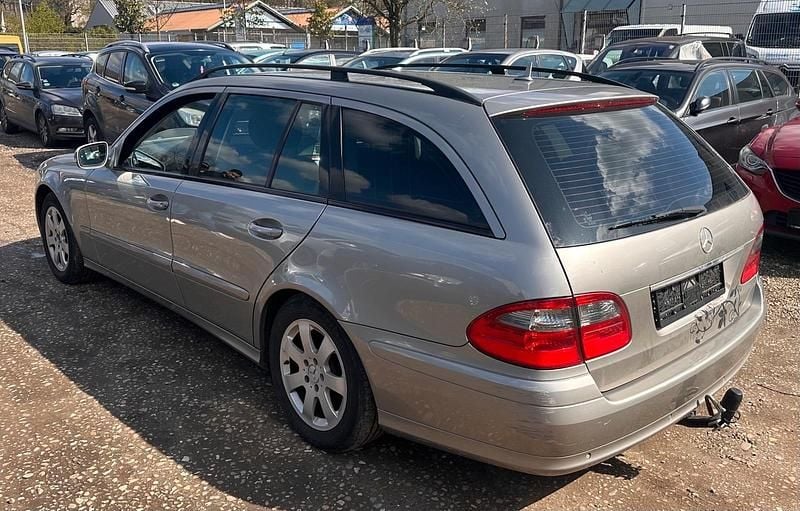 Gebraucht Mercedes E200 184 PS (135 kW) 2007 Grau Kombi